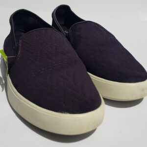 UNDER ARMOUR/ Talla: Usa 8 Cm: 25 Poco Uso Por Favor, medir el pie antes de comprar.